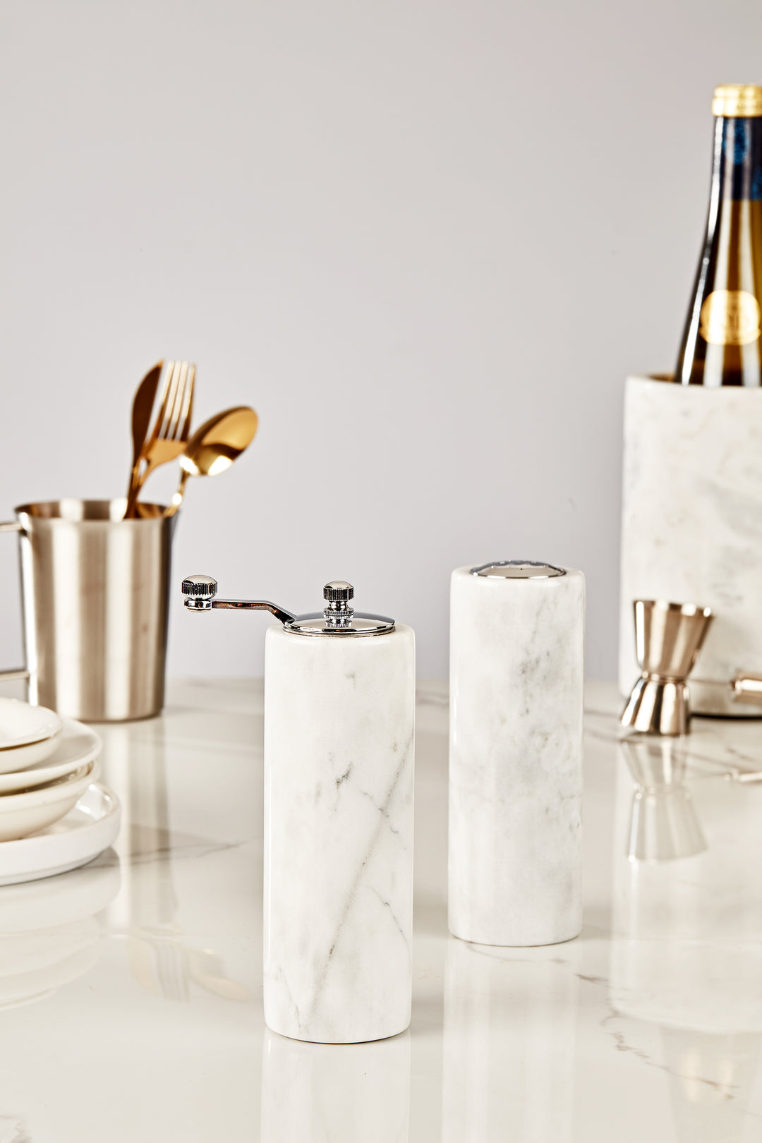 French White Marble Salt and Pepper Set with Grey Veining and Stainless Steel Shaker Plate for Stylish Kitchen and Dining Room Use