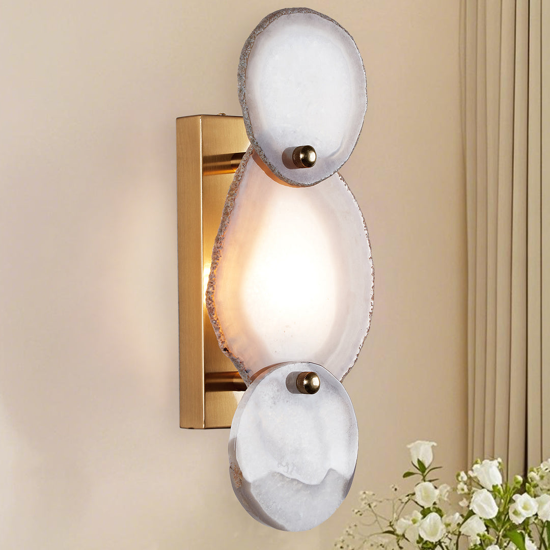 Agate Glow Artistry Sconce: Natural Agate Stone with Organic Glow and Brass Accents for Living Room, Bedroom, or Kitchen Wall Lighting