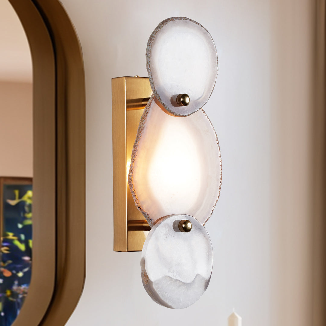 Agate Glow Artistry Sconce: Natural Agate Stone with Organic Glow and Brass Accents for Living Room, Bedroom, or Kitchen Wall Lighting