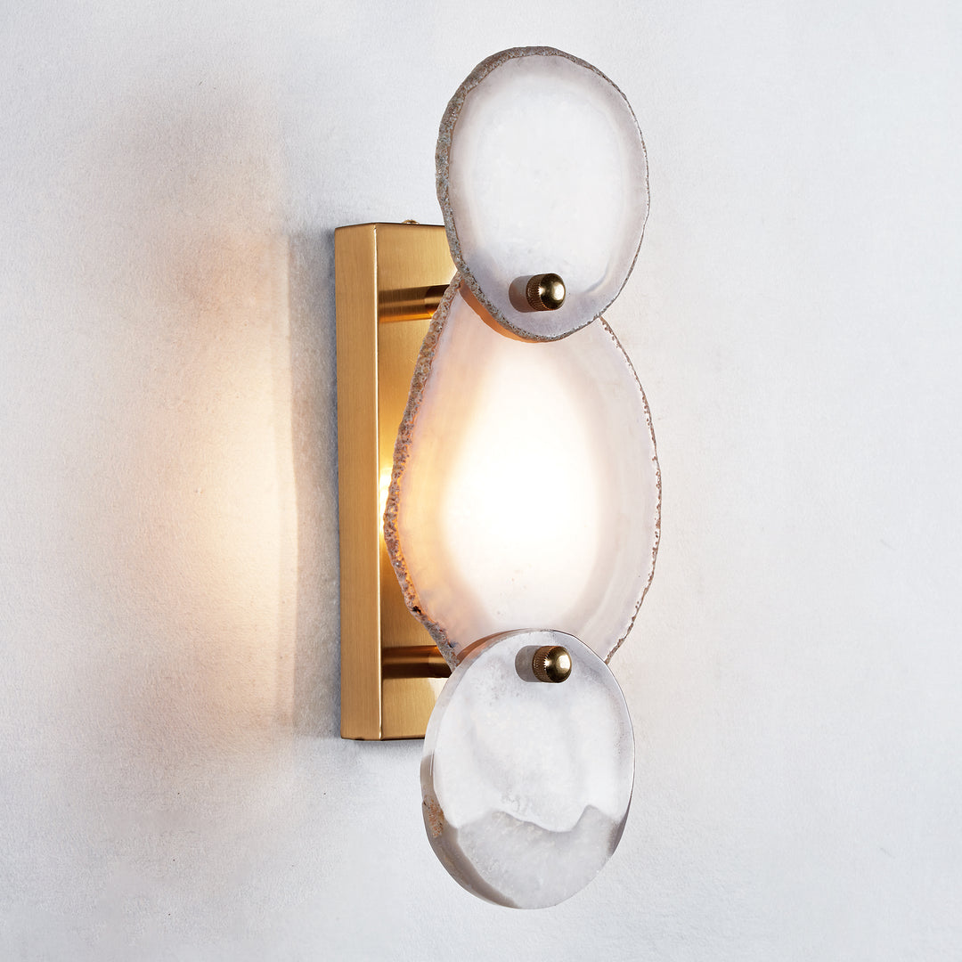 Agate Glow Artistry Sconce: Natural Agate Stone with Organic Glow and Brass Accents for Living Room, Bedroom, or Kitchen Wall Lighting